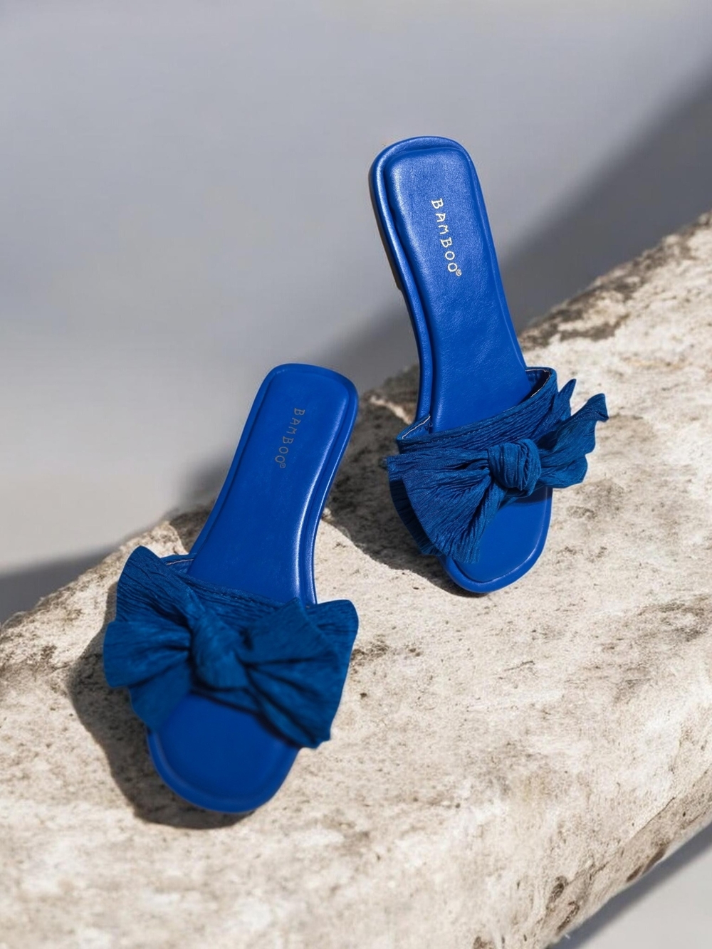 Bamboo Women's Blue Bow Slide Sandals Size 8 EUC